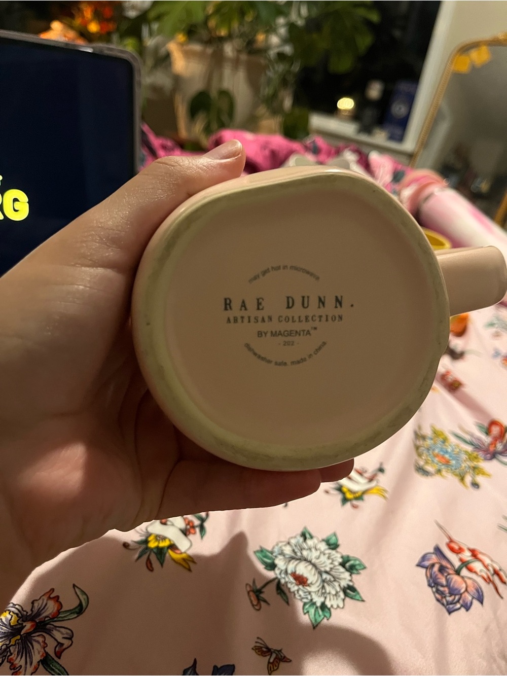 Rae Dunn #MOM LIFE Pink Ceramic Mug - Picture 2 of 6